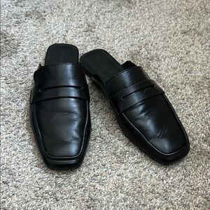 Banana Republic Women’s Black Leather Mules